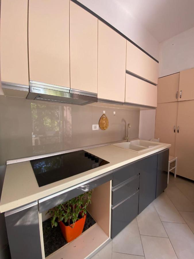 Eri Apartament Himare Eksteriør bilde