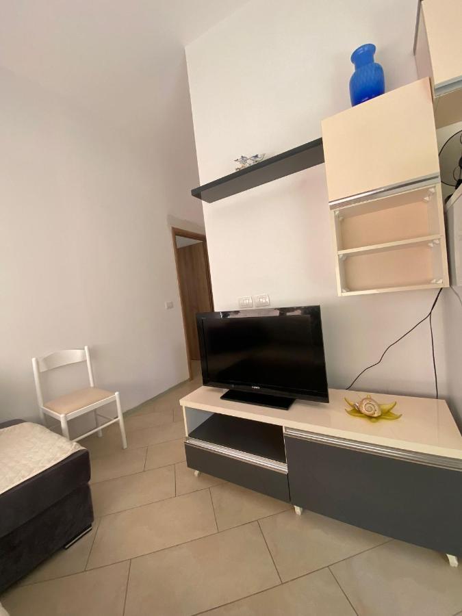Eri Apartament Himare Eksteriør bilde
